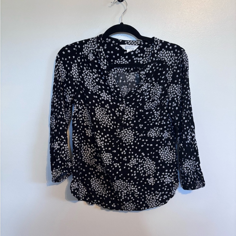 Market & Spruce Henley top featuring a three-quarter sleeve design with a white